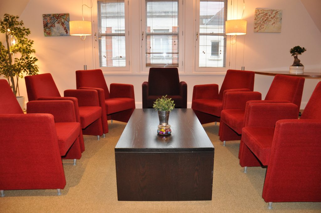 The Crimson suite, marketing viewing facility at the Grafton suite by GRO Fieldwork